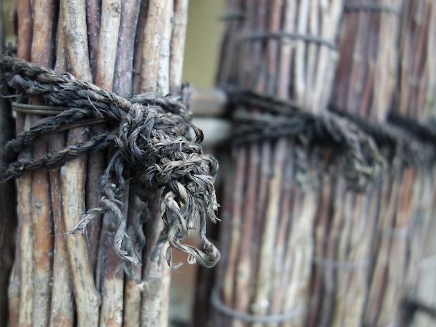 Knotting walk
