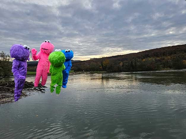 ... @ the riverside!